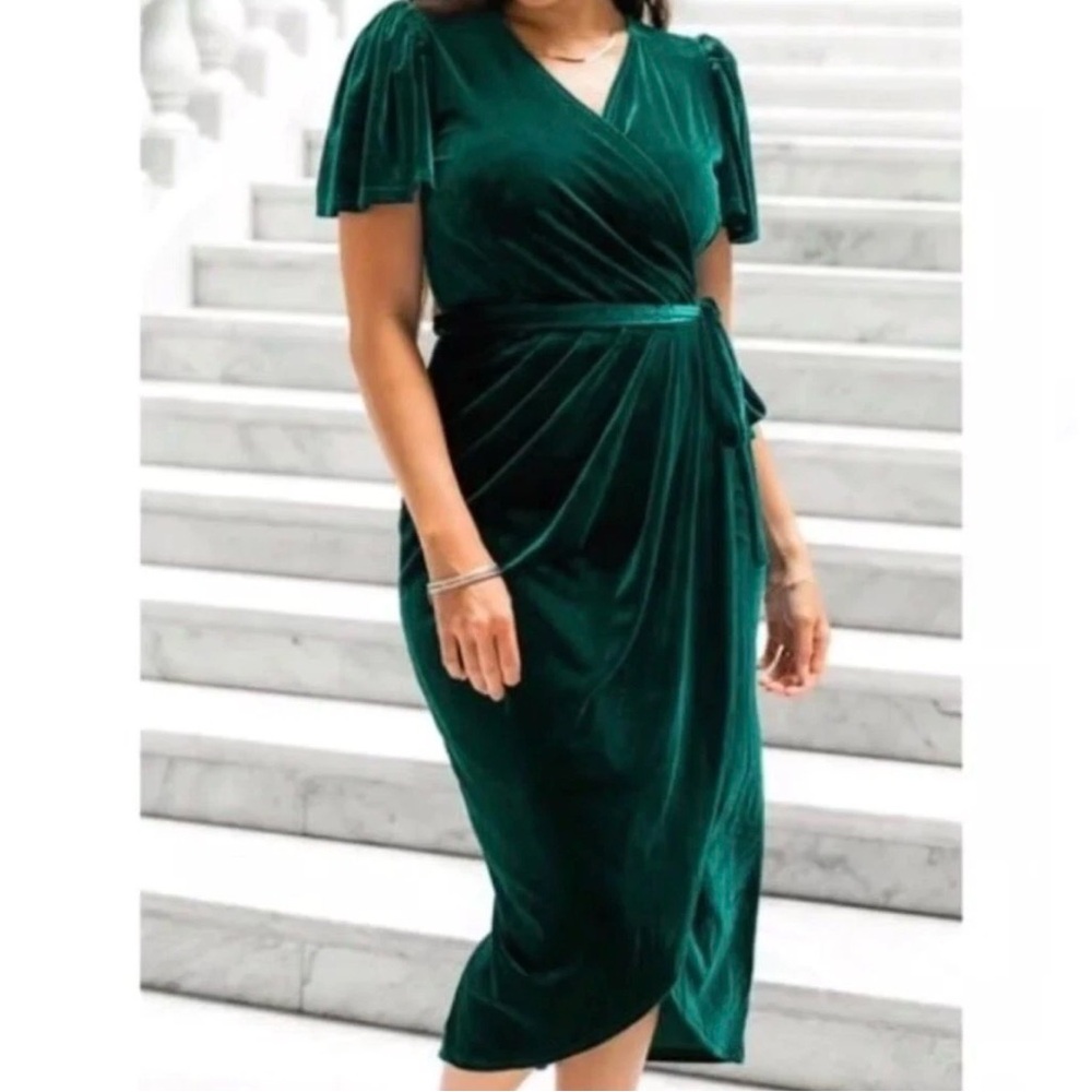 Ivy City Co Lillie Emerald Green Velvet Dress